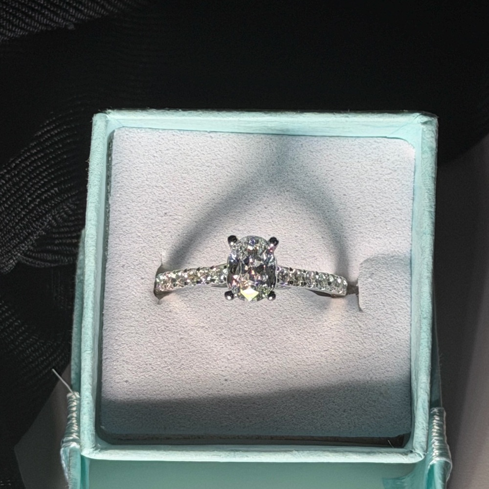 Elegant Silver oval CZ Diamond Ring